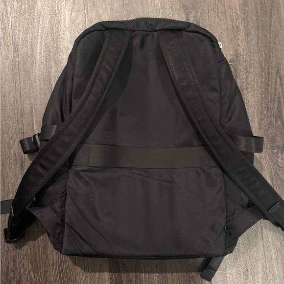 Lululemon New Crew Backpack 22L - Picture 4 of 9
